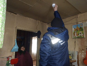 В девяти многодетных семьях Усть-Нейского сельского поселения установлены пожарные извещатели